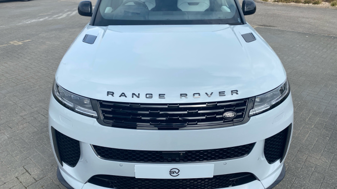 Land Rover Range Rover Sport 4.4 P635 V8 SV 5dr Auto Petrol Estate - Image 30